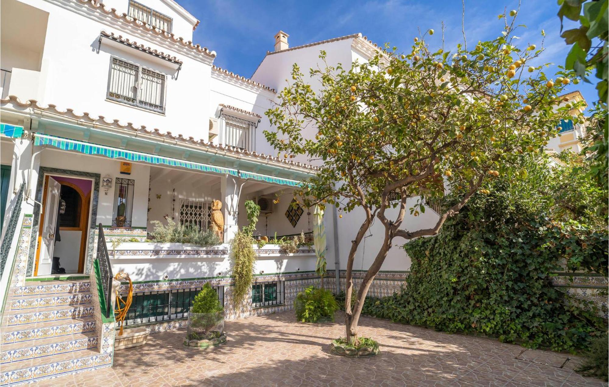 3 Bedroom Stunning Home In 托雷德尔马尔 外观 照片